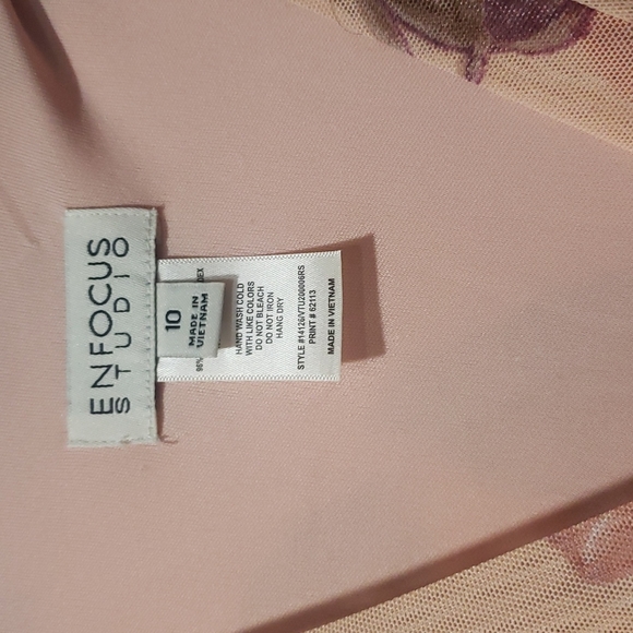 Dress - Picture 7 of 8